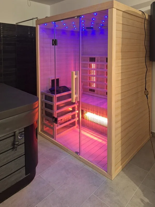 Infracrvena sauna JJSPA JI150 s dodanom finskom peći